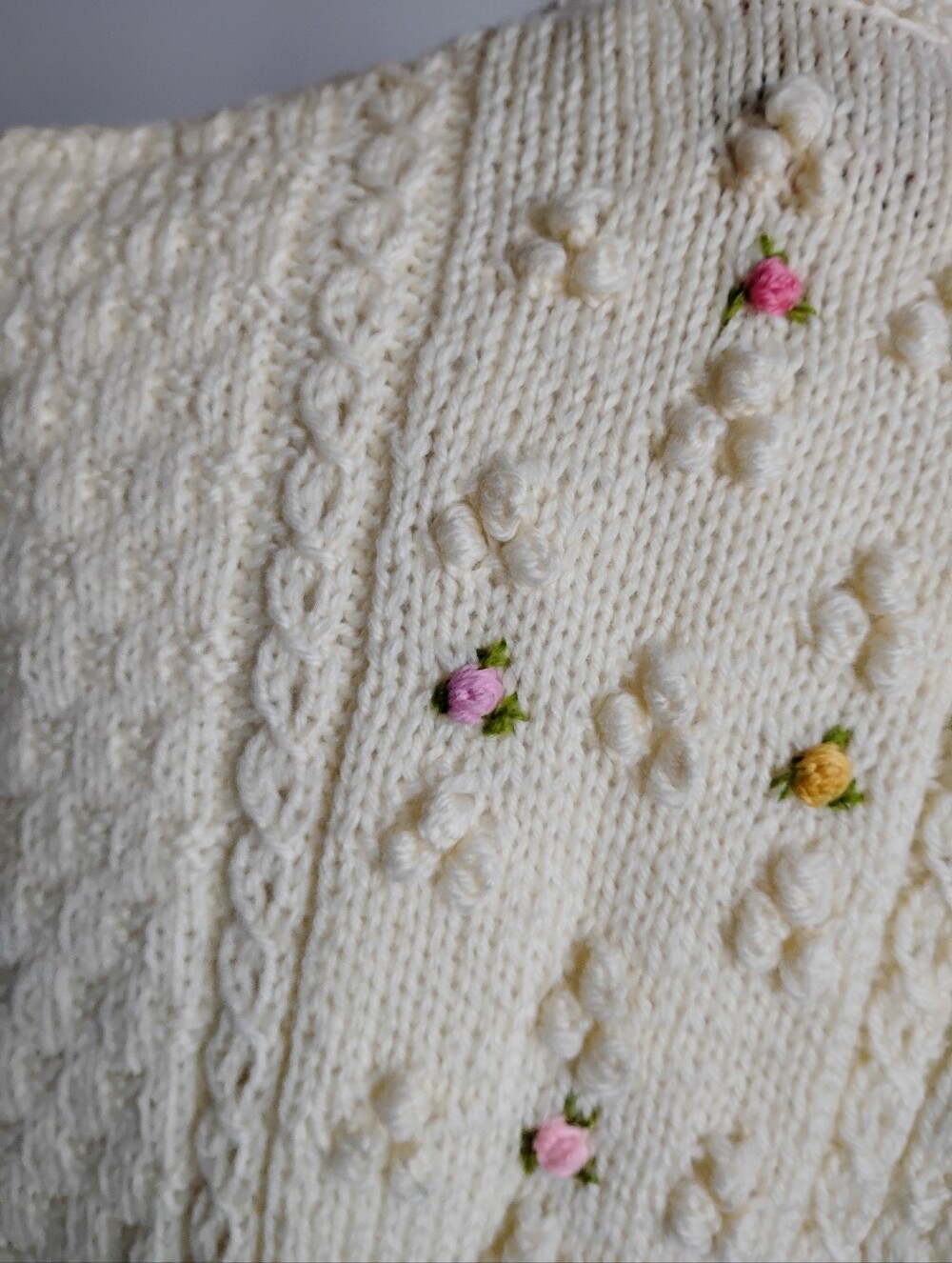 Smith's Of Bermuda Vintage Pure Wool Sweater Vest Cream Pastel Rosettes Size Med - Picture 13 of 16